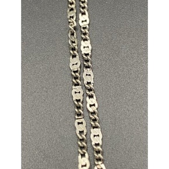 Vintage Blue Glass Pendant Necklace Faceted Silver Tone Dog Tooth Ornate Setting - Picture 8 of 9